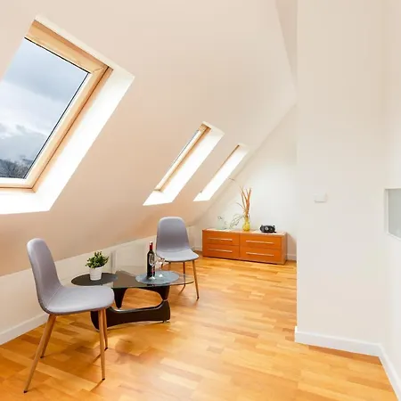 Butorowy By Renters Prestige